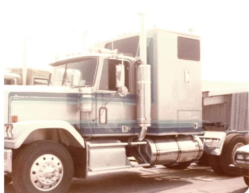 Smokey and the Bandit 2 movie behind the scenes pic with Burt Reynolds and Jerry Reed.